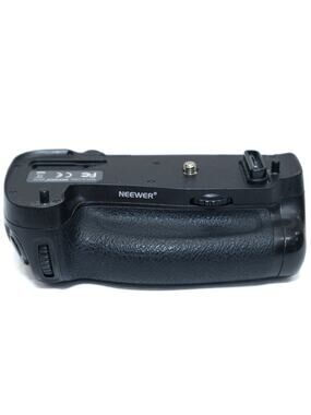 Neewer DR750 Vertical Battery Grip Nikon D750 DSLR Camera